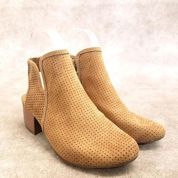 Justice Womens   Size 5 Tan  Perforated Block Heel Ankle Boot Back Cut Booties - Picture 1 of 11